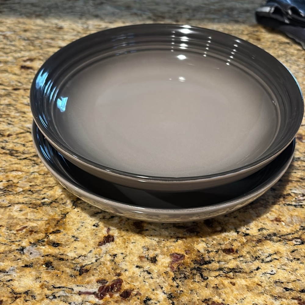 Le Creuset Stoneware, set of 2 Vancouver Pasta Bowls (Flint)